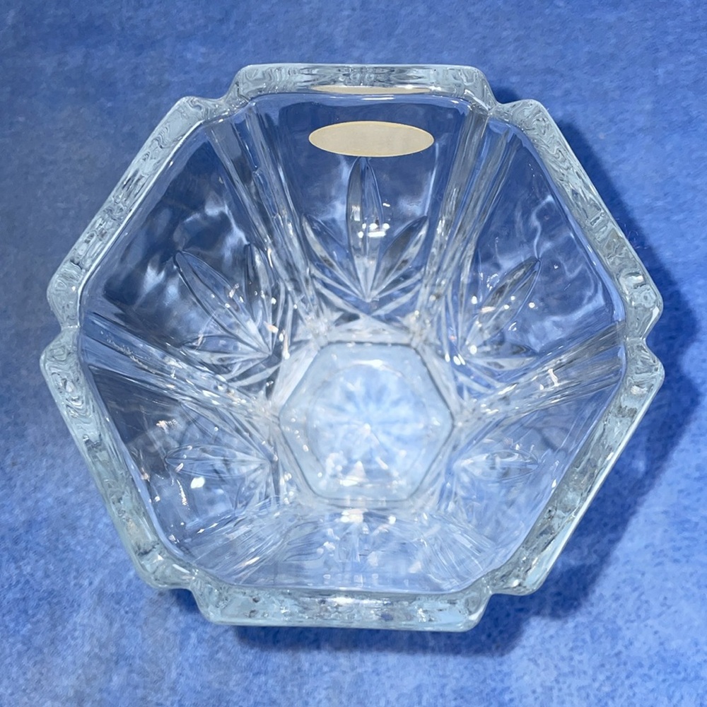 Vintage Crystal Vase.  Cut Glass.  24% Lead Crystal. - Picture 7 of 8